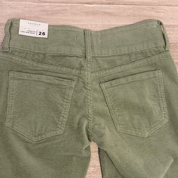 PacSun NWT Pistachio Green Corduroy Low Rise Bootcut Pants —Size 26 - Picture 4 of 11